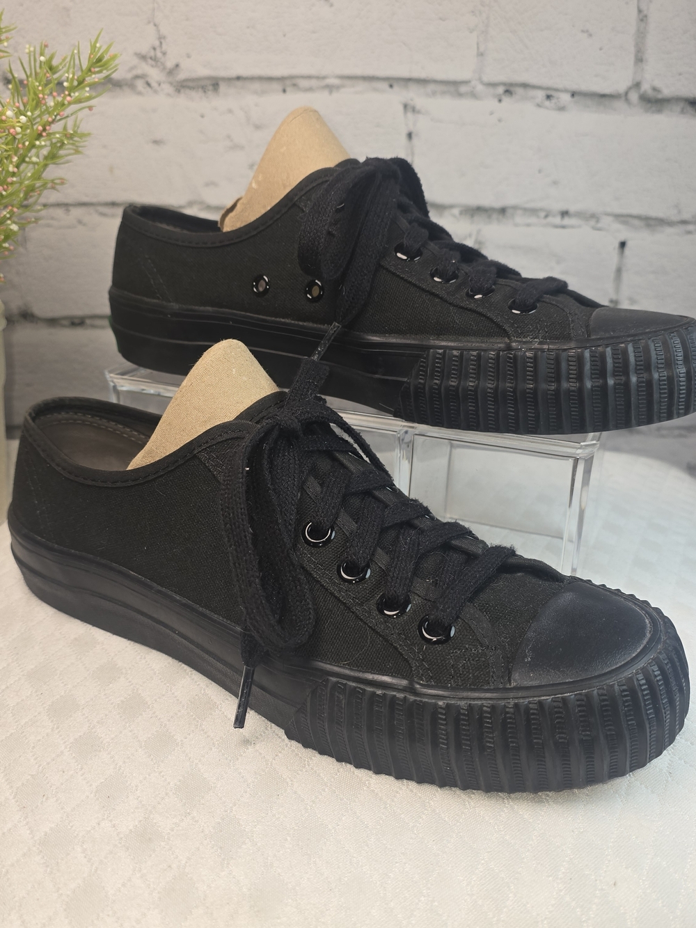 1993 P.F. FLYERS CENTER LO TRIPLE BLACK CANVAS SNEAKERS  MENS 8.5 WOMENS 10